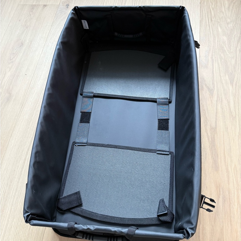 Land Rover Black Trunk Organizer - Picture 5 of 6